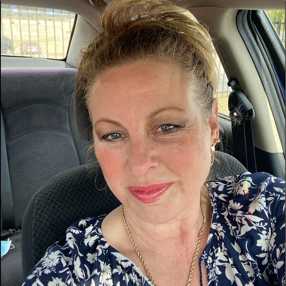 Meet your Posher, Angela